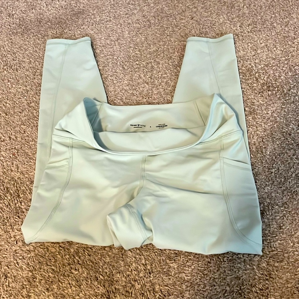 NWOT Old Navy high-rise active leggings size L